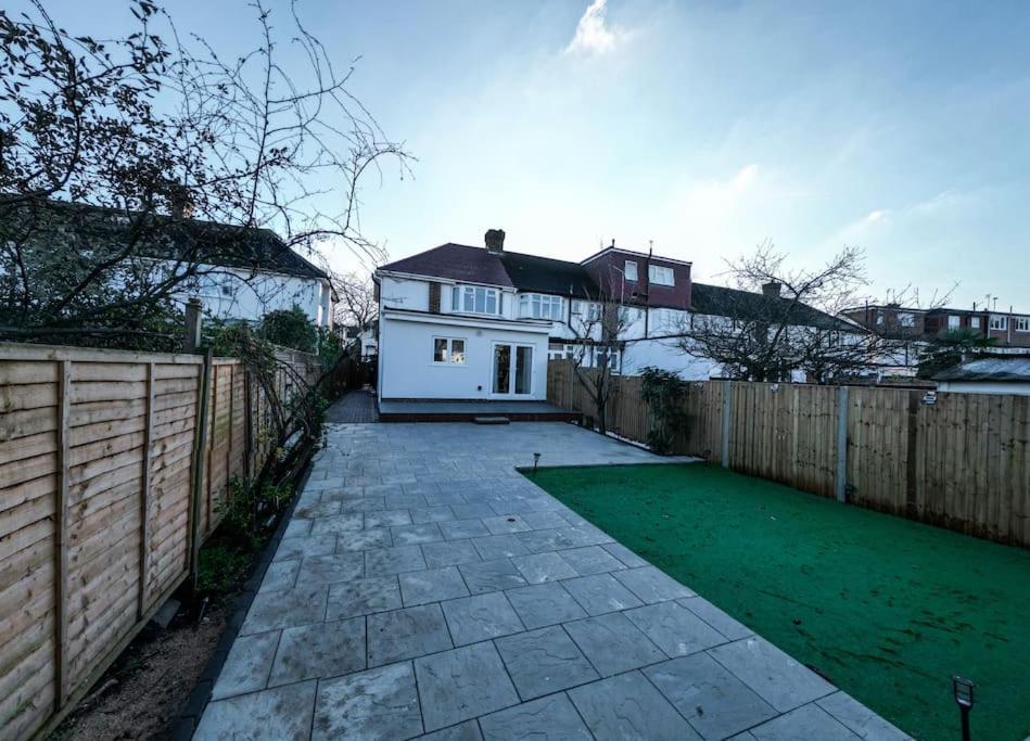 Homely & Peaceful Living Space Morden  ภายนอก รูปภาพ