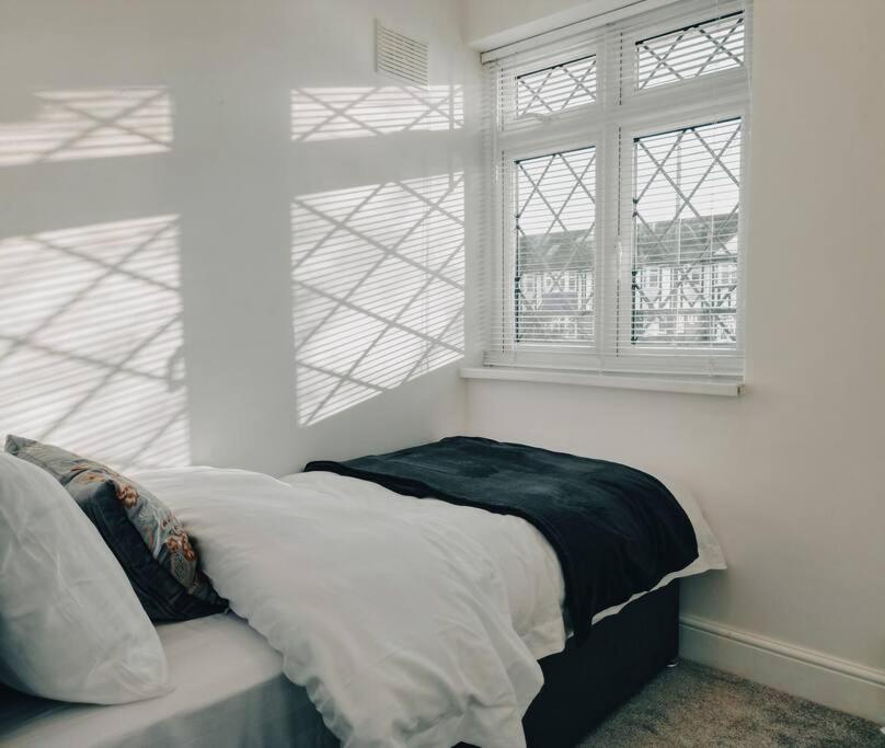 Homely & Peaceful Living Space Morden  ภายนอก รูปภาพ